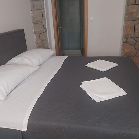 Apartmani I Sobe Grga Starigrad Paklenica Bagian luar foto