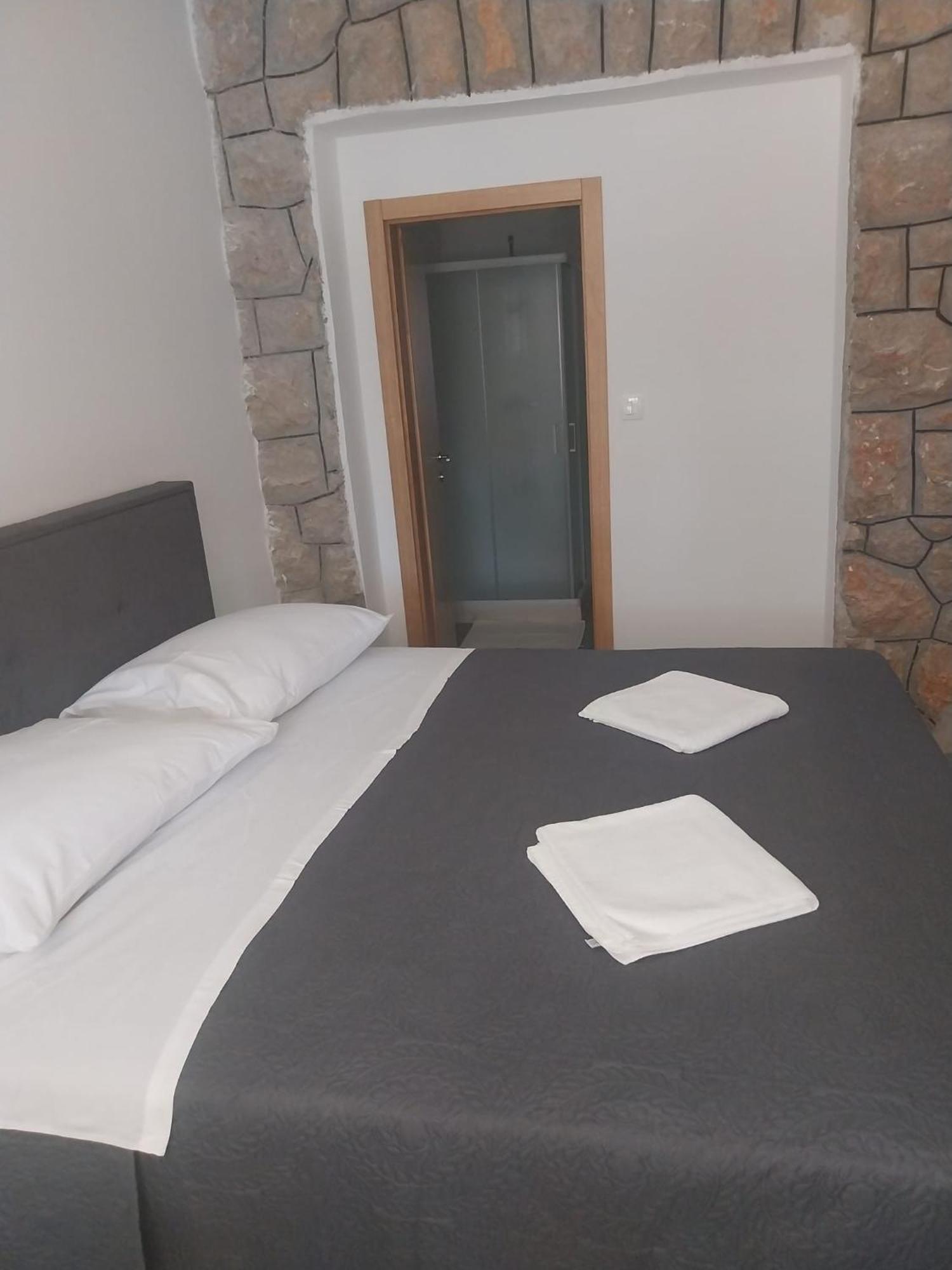 Apartmani I Sobe Grga Starigrad Paklenica Bagian luar foto