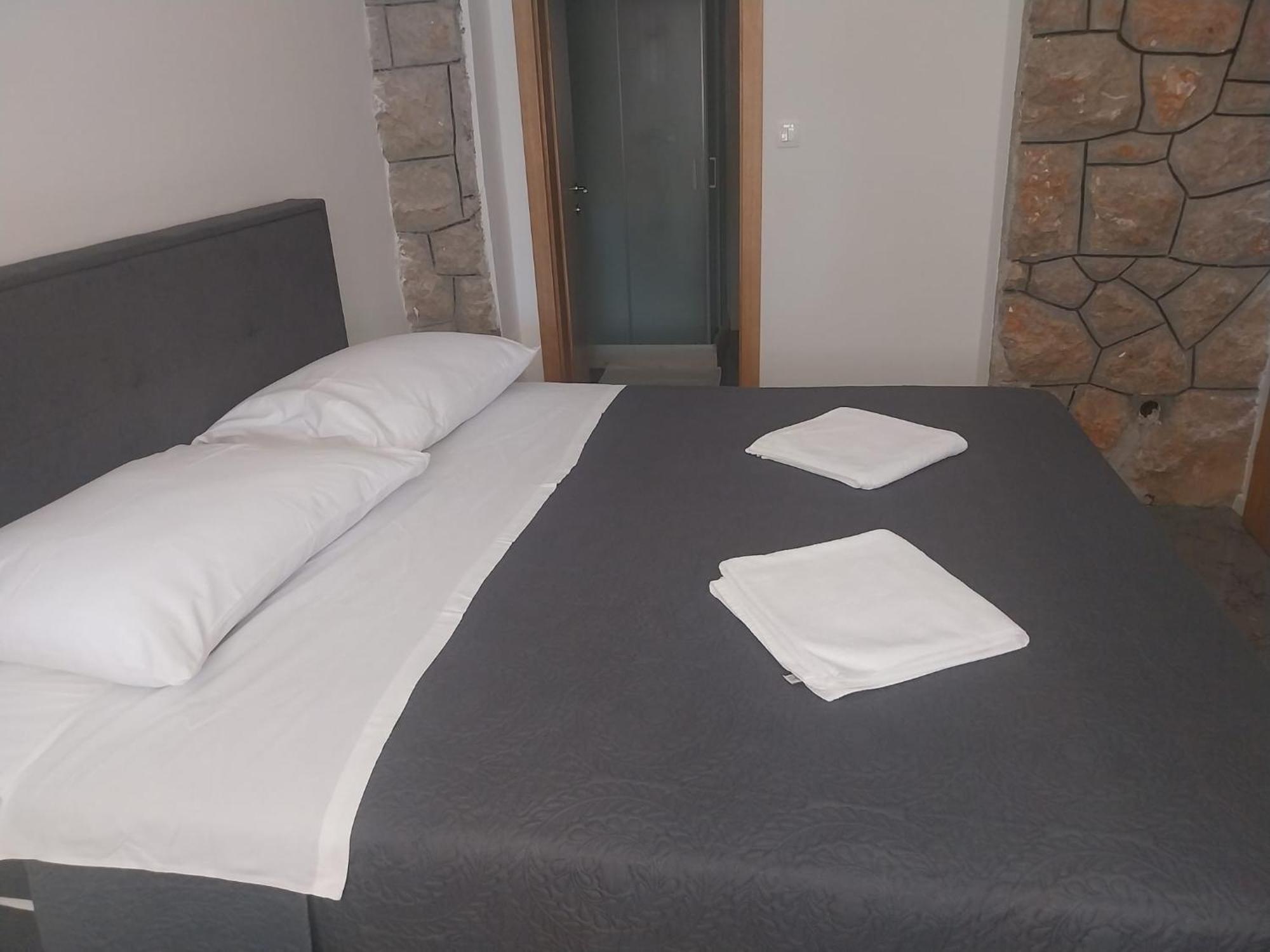 Apartmani I Sobe Grga Starigrad Paklenica Bagian luar foto