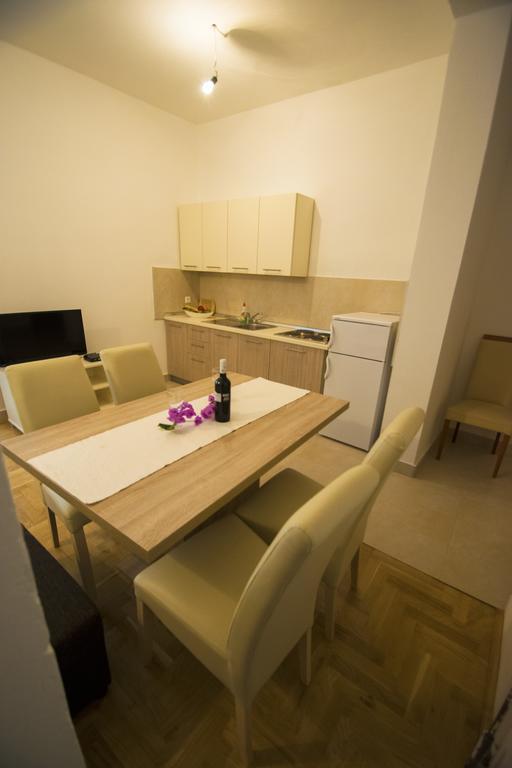 Apartmani I Sobe Grga Starigrad Paklenica Bagian luar foto