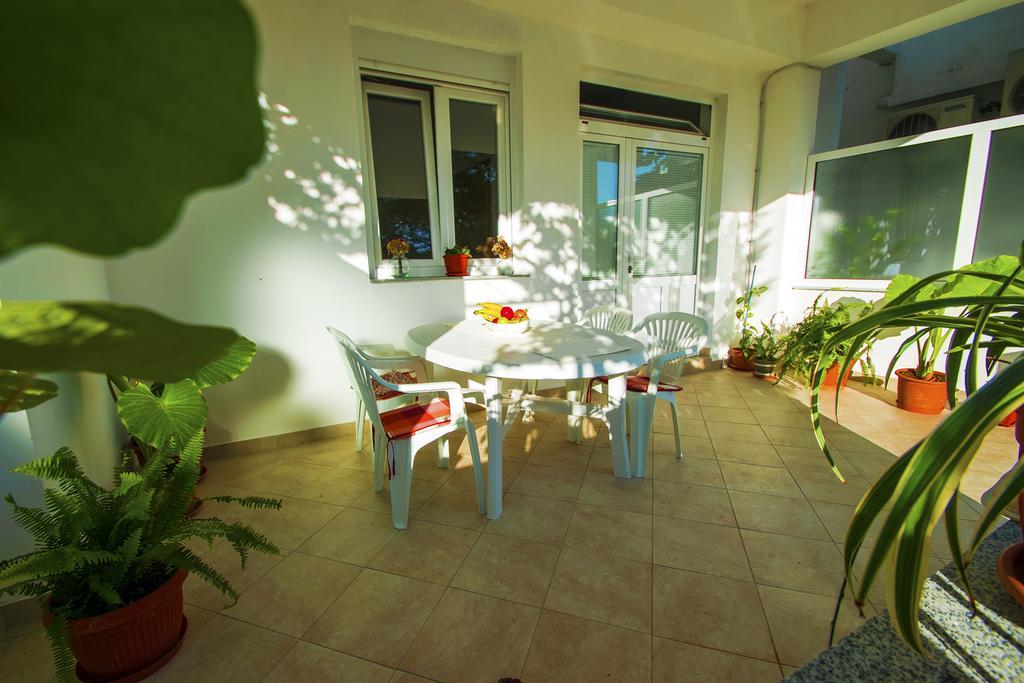 Apartmani I Sobe Grga Starigrad Paklenica Bagian luar foto