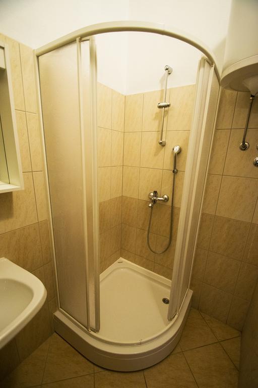 Apartmani I Sobe Grga Starigrad Paklenica Bagian luar foto
