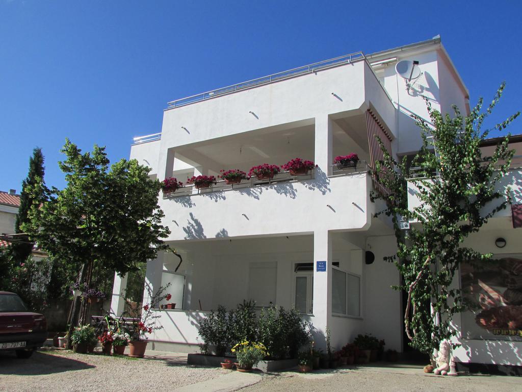 Apartmani I Sobe Grga Starigrad Paklenica Bagian luar foto