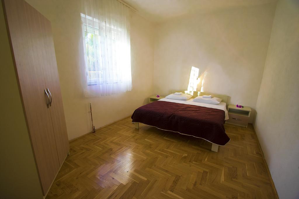 Apartmani I Sobe Grga Starigrad Paklenica Bagian luar foto