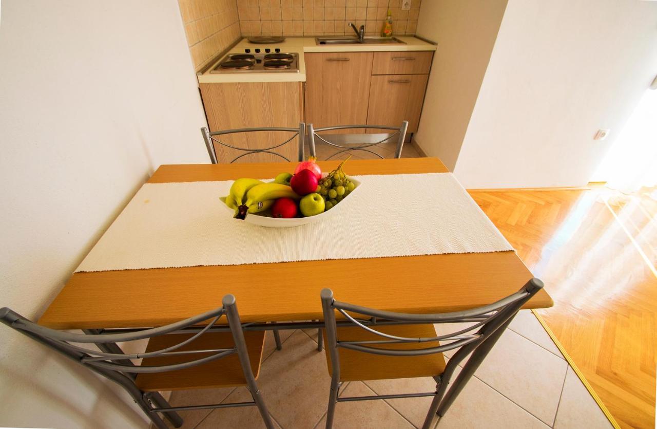 Apartmani I Sobe Grga Starigrad Paklenica Bagian luar foto